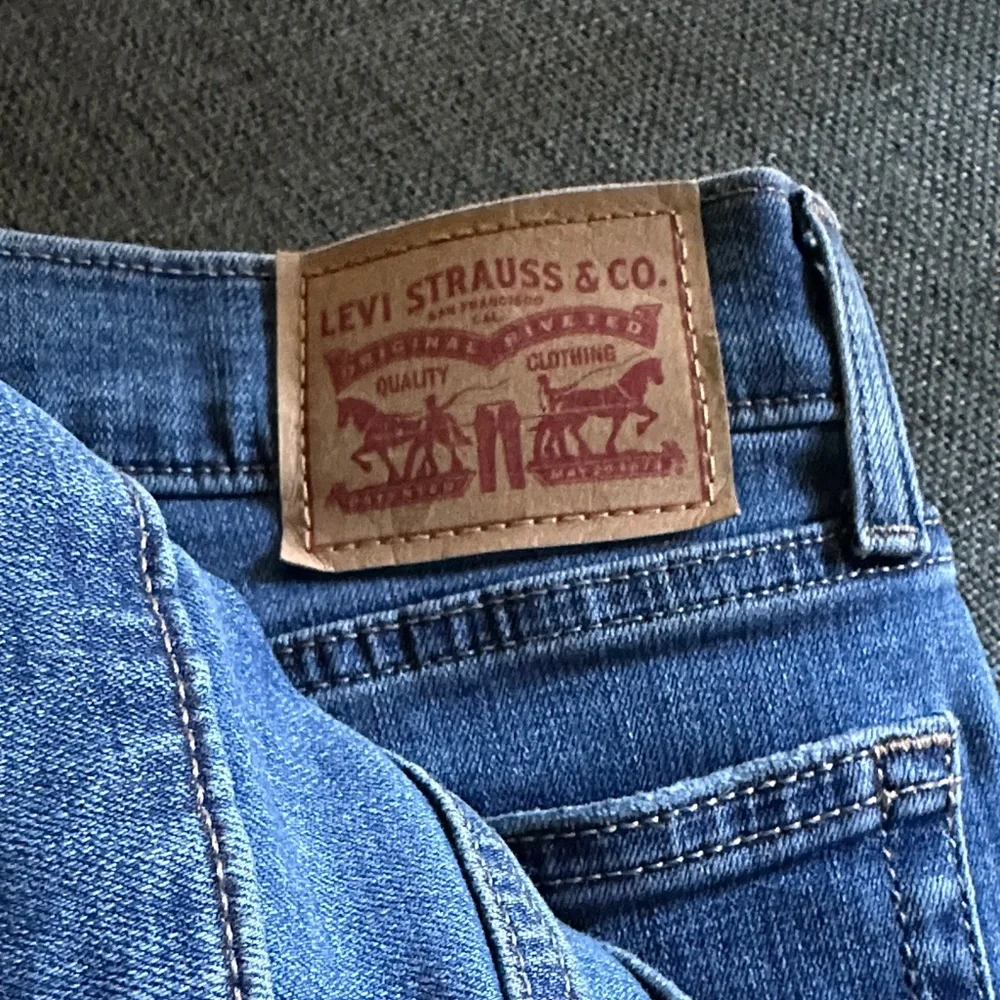 Levi's Women's Boyfriend Jeans in Blue - Picture 3 of 7